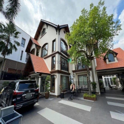 Bán biệt thự MT Nam Kỳ Khởi Nghĩa Quận 3, DT 15 x 25m, phù hợp ở và là