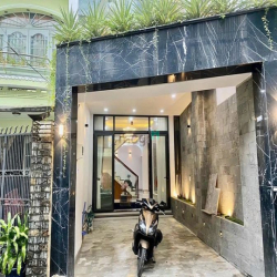 Nhà mới xây 4 lầu full nội thất 4,05m x 14m. NH 6,5m giá chỉ 8,2 tỷ