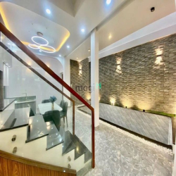 Nhà mới xây 4 lầu full nội thất 4,05m x 14m. NH 6,5m giá chỉ 8,2 tỷ