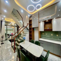 Nhà mới xây 4 lầu full nội thất 4,05m x 14m. NH 6,5m giá chỉ 8,2 tỷ