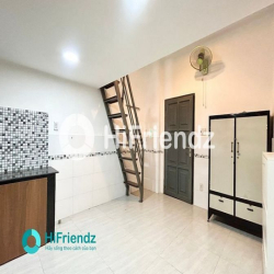 Nhà trọ có gác, thang máy - Cửa sổ trời - gần Đầm Sen, Ngã Tư 4 Xã