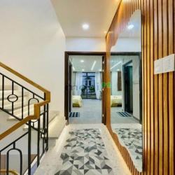 Chính chủ ra gấp nhà Trần Hưng Đạo,P11,Q5, 70m2, 2tỷ950, sổ hồng riêng