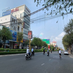 Nhà trệt lửng + lầu mặt tiền đường 30/4, Ninh Kiều, Cần Thơ - 24 tỷ