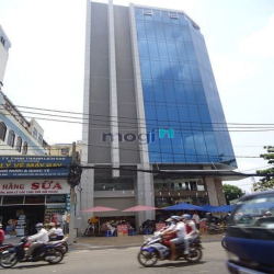 Cho thuê tòa nhà VP 2.000m2, hầm, 10 tầng Cộng Hòa, Tân Bình, 500tr