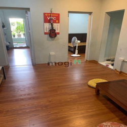 Bán Căn Hộ Lô Góc 3 Thoáng Tập Thể C4 Thành Công Đê La Thành,Ba Đình