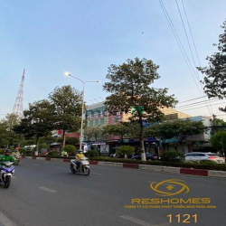 Tòa nhà 1 trệt 3 lầu hơn 600m2 sàn mặt tiền đường Đồng Khởi, Tân Hiệp