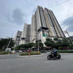 Chỉ hơn 7 tỷ có ngay nhà Q10 view Q3 45m2 5 lầu hẻm 575 CMT8 kế chợ.