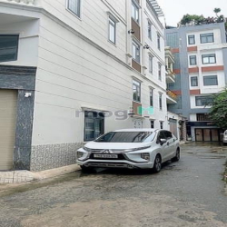 Chỉ hơn 7 tỷ có ngay nhà Q10 view Q3 45m2 5 lầu hẻm 575 CMT8 kế chợ.