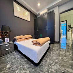 Bán Penhouse Vip Star Hill, DT 240m2, 3 tầng, CH hoa hậu, giá 14 tỷ5