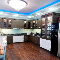 Chỉ hơn 7 tỷ có ngay nhà Q10 view Q3 45m2 5 lầu hẻm 575 CMT8 kế chợ.