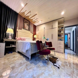 Bán Penhouse Vip Star Hill, DT 240m2, 3 tầng, CH hoa hậu, giá 14 tỷ5