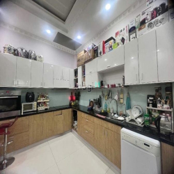 Hẻm 10m - 4 Tầng - 5m x 13,5m - kinh doanh đỉnh - Ngay công viên