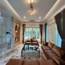Bán Biệt Thự Vườn Đào. Lạc Long Quân. Tây Hồ. DT 368M. Giá 160 tỷ