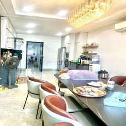 Bán Nhà Phố Trung Kính. Cầu Giấy. Vỉa Hè. Phân Lô. DT 56M. Giá 23 Tỷ