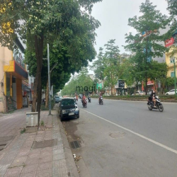 Bán nhà MP Ngô Gia Tự 146m, đường 8 làn xe, vỉa hè rộng, KD đỉnh, 22tỷ