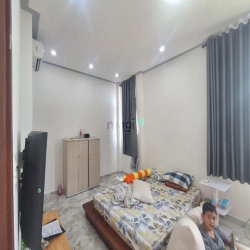 Bán nhà 5 tầng 4x16m mặt tiền đường kinh doanh trung tâm Q5.