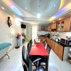 Khu vip bàu cát,100m, 5x20m, 3 tầng, hẻm 8m, 16.x tỷ