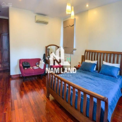 Villa hiện đại bậc nhất hồ bơi sân vườn dt:300m2 Nguyễn Văn Hưởng- TĐ