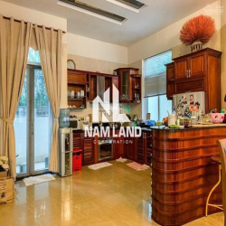 Villa hiện đại bậc nhất hồ bơi sân vườn dt:300m2 Nguyễn Văn Hưởng- TĐ