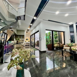 Nhà 3 tầng 3 mê Villa Hồ Bơi _  TRẦN CAO VÂN