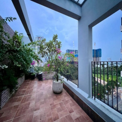 Cần bán căn penthouse Star Hill, DT 242m2, nhà mới đẹp,đầy đủ nội thất