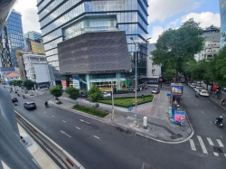 Cho thuê mặt bằng kinh doanh QUẬN 1, 300M2, DT đa dạng 50-250m2