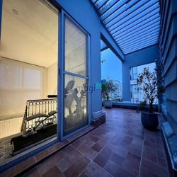 Cần bán căn penthouse Star Hill, DT 242m2, nhà mới đẹp,đầy đủ nội thất
