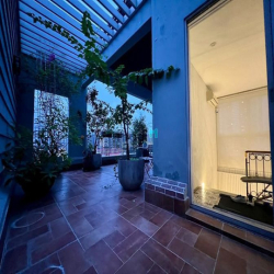 Cần bán căn penthouse Star Hill, DT 242m2, nhà mới đẹp,đầy đủ nội thất