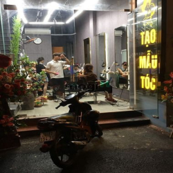 Chính chủ cho thuê mặt bằng - sang nhượng Salon cắt tóc gội đầu