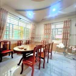 Villa 3 tầng cập Hươn.g lộ 2 - ngã tư 4 xã - ôtô vào nhà - ( 8x10m )
