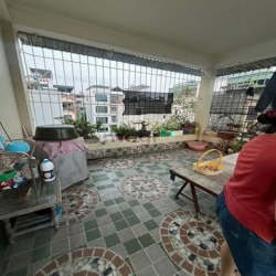 Bán gấp! Nhà lô góc khu VIP 918, 56m2, MT12, gara, vỉa hè, chỉ 9.9tỷ