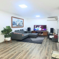 Bán Căn Hộ Lô Góc Tầng 1 Tập Thể Dệt Nhà A5 Đường 8/3 Quỳnh Mai HBT