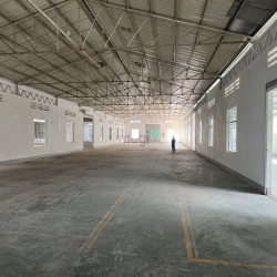 Cho thuê kho xưởng 2300m2 mới sử chữa sạch đẹp tại đường Phan Huy Ích.