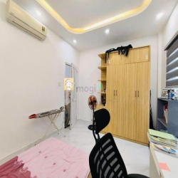 Bán nhà 4 Tầng 50m2 (4.2m x 12m), Hoàng Hoa Thám P6 Bình Thạnh, 7.2 tỷ