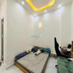 Bán nhà 4 Tầng 50m2 (4.2m x 12m), Hoàng Hoa Thám P6 Bình Thạnh, 7.2 tỷ