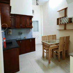 Cho thuê nhà có nội thất cơ bản Phan Huy Ích P.14 Gò Vấp 2 lầu