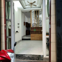 Cho thuê nhà có nội thất cơ bản Phan Huy Ích P.14 Gò Vấp 2 lầu