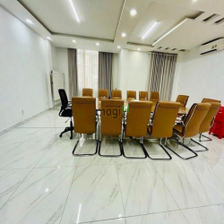 Cho thuê Toà Nhà Hẻm Tải 10m Tại Sư Vạn Hạnh - Có đầy đủ PCCC - Thang