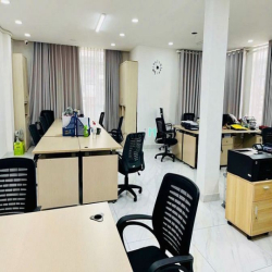 Cho thuê Toà Nhà Hẻm Tải 10m Tại Sư Vạn Hạnh - Có đầy đủ PCCC - Thang