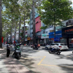 Bán căn 2 MT trên Trần Quang Khải Q1 PK 50Tỷ ngang 5m Hầm 5 Tầng