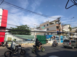 Cho thuê 1450m2 đất MT Cách Mạng Tháng 8 Tân Bình gần CV Lê Thị Riêng