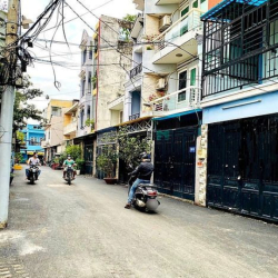 Ngộp Bank ! Bán Khách Sạn- NGUYỄN THÁI BÌNH- Gần 100m2- Có Thang Máy