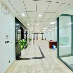 Cần Cho Thuê Mặt Tiền Ngang 10M Đường Võ Văn Tần Quận 3 Giá 60Tr