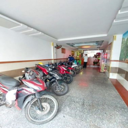 Ngộp Bank ! Bán Khách Sạn- NGUYỄN THÁI BÌNH- Gần 100m2- Có Thang Máy