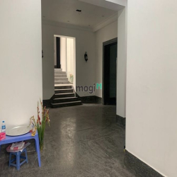 Cho thuê nhà VIP mặt phố HAI BÀ TRƯNG, DT 430m2x3 tầng,MT 16m,Giá 17k$