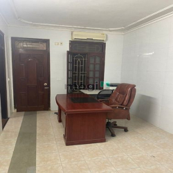 Bán nhà tập thể ngõ 687 Phạm Văn Đồng giá 3.1 tỷ 200m2 tầng 1 3PN2WC