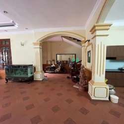Cho thuê nhà ngõ 56 Trần Quang Diệu, 75 m2 x 4 tầng, mặt tiền 7m