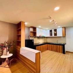 Bán gấp căn nhà HXH Trần Hưng Đạo, P.2, Quận 5, 42m2, 1tỷ750tr, SHR