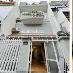 Bán gấp căn nhà HXH Trần Hưng Đạo, P.2, Quận 5, 42m2, 1tỷ750tr, SHR