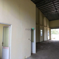 Cho thuê mặt bằng/ kho 1600m2 mặt tiền đường QL1A, H. Bình Chánh